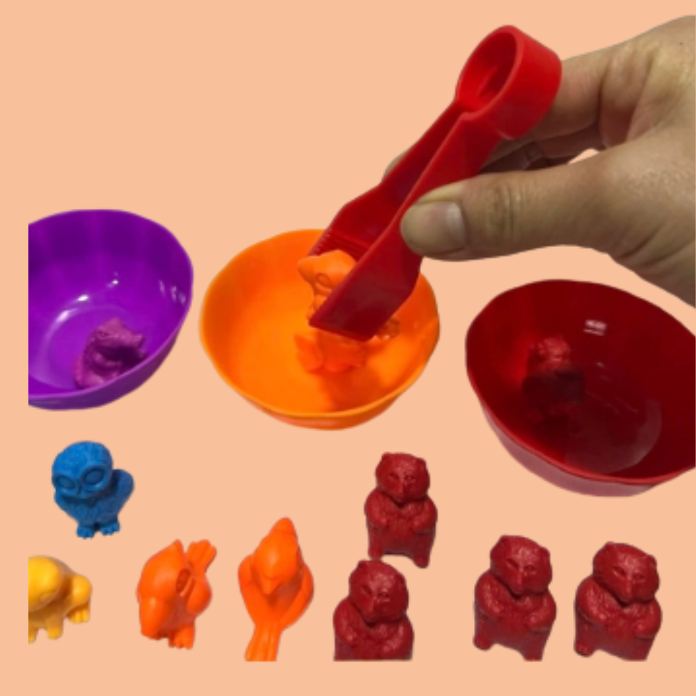 Tập gắp con vật Montessori cho bé