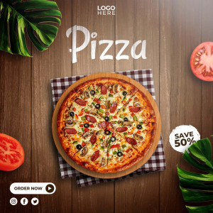 Poster quảng cáo bánh Pizza trên bàn gỗ K46 file PSD