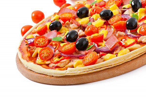 Hình minh họa bánh Pizza với cà chua và quả ô liu K17 file JPG