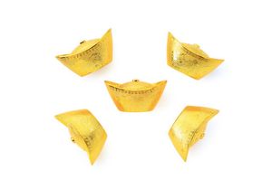 Ảnh chụp 5 đĩnh vàng lớn và tiền vàng PNG File số 030
