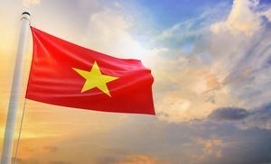 Ảnh cờ việt nam tung bay phấp phới chiều hoàng hôn mẫu số 154